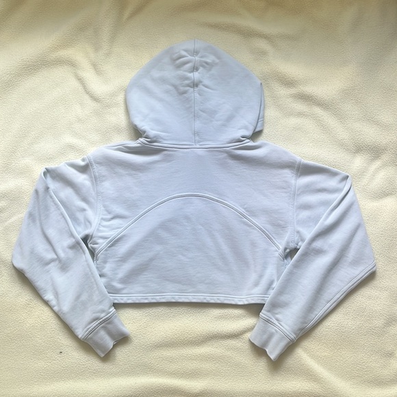 Lululemon Women’s Cropped Hoodie in frost blue - Picture 2 of 5